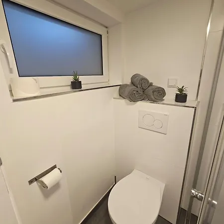 Stylish - Renovated & Apartment *