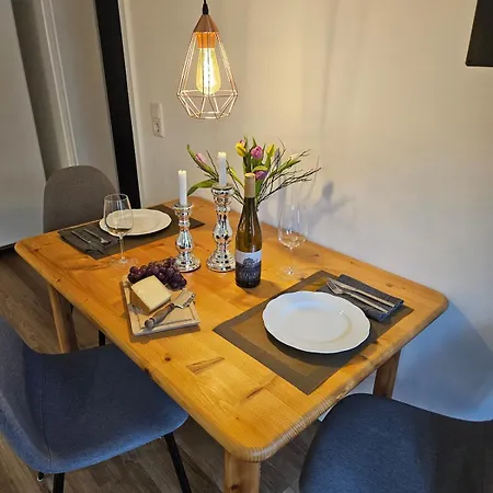 Stylish - Renovated & Apartment